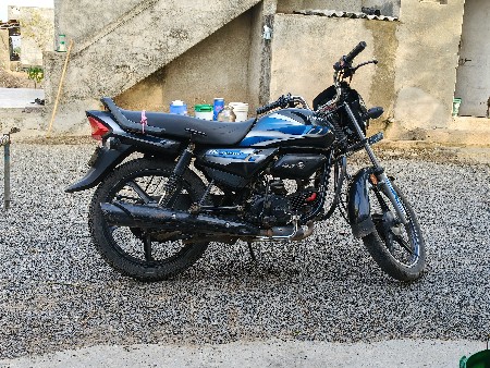 hf deluxe વેચવા નું છે