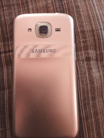 Samsung galaxy j2 છે
