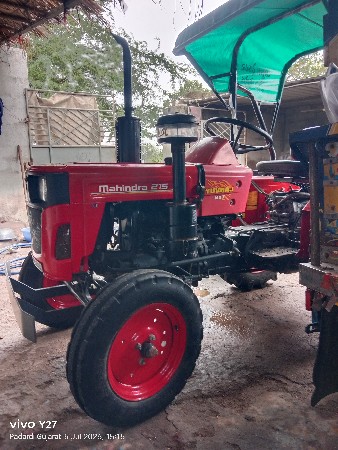 મહેન્દ્રા યુવરાજ 215 વેચવાનું છે