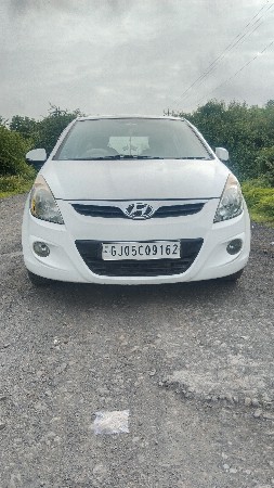 i20