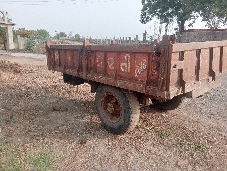 ટ્રેક્ટરની ટ્રોલી વેચવાની છે