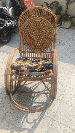 આરામ ખુરશી વેચવાની છે