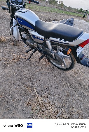 મોટશાઈકલ વેચવાનીછે