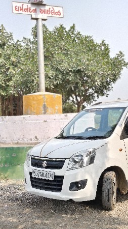વેગેનાર ગાડી વેચવાની છે