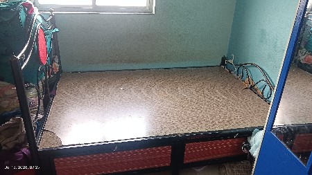 4 ft x 6 ft Bed with gaddi