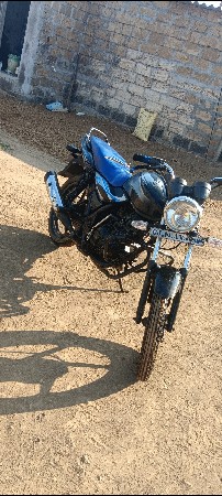 ડિસ્કવર ગાડી વેચવાની છે