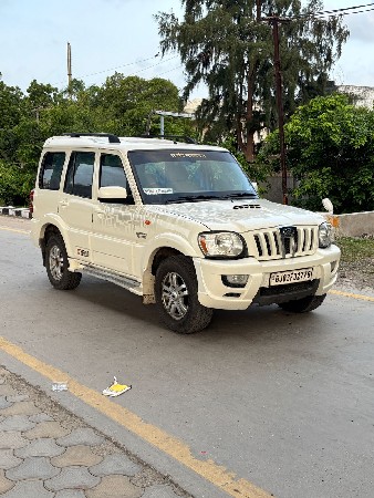 MAHINDRA SCORPIO