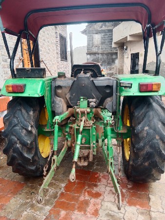 જોહન ડિયર ટ્રેકટર વેચવાનું છે.