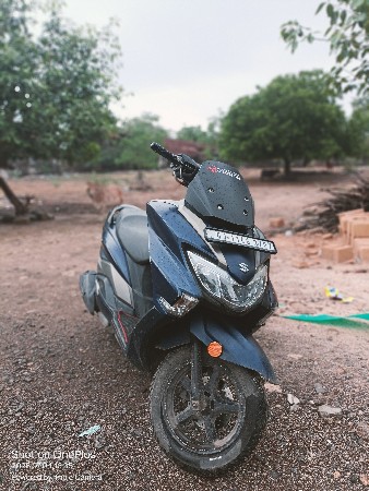burgman 125 bt.