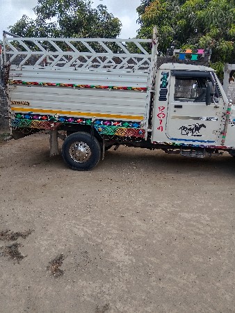 બોલેરો વેચવાનો છે