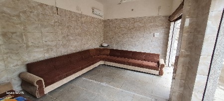 સોફા વેચવાના છે