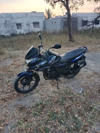 આ ગાડી વેચવાની છે.