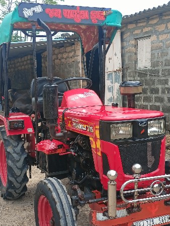 Mahindra Yuvraj 215