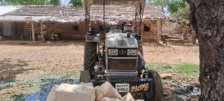 ટ્રેક્ટર વેચવાનું છે