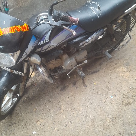 આર ટુ વ્હીલ વેચવાનું છે