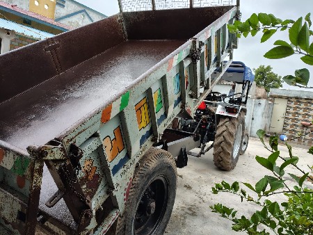 આ ટોલી વેચવા ની છે 90 ફુટ ની છે