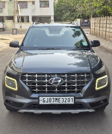 hundai venue CNG