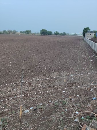 ખેતીની જમીન વેચવાની છે