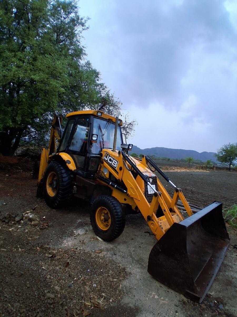 JCB 3DX