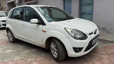 વેચવાની છે