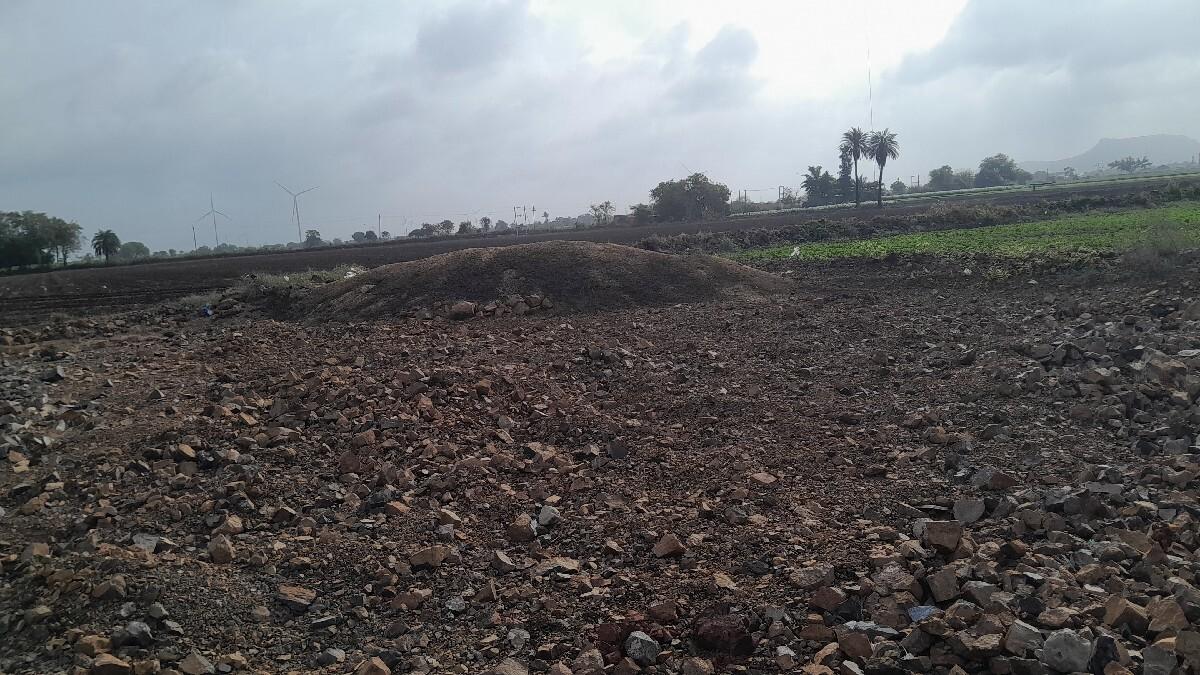 ચણાનું ખાર્યું વેચવાનું છે