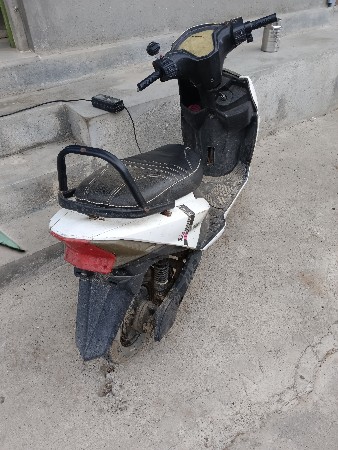 ઈલેક્ટ્રીક સ્કૂટર વેચવાનું છે