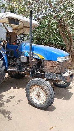 New Holland 4710