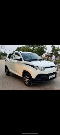 Mahindra Kuv 100