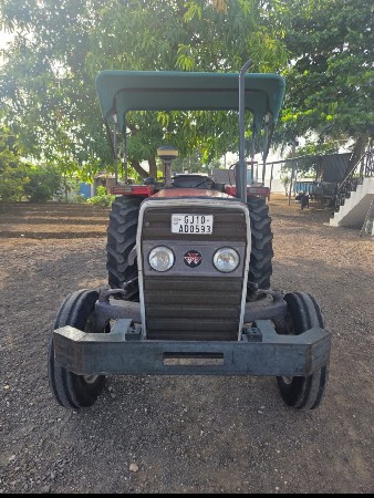 ટ્રેક્ટર વેચવા નું છે