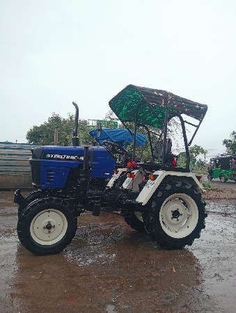 મોડલ 2025