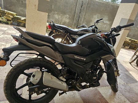 વેચવાનું છે.