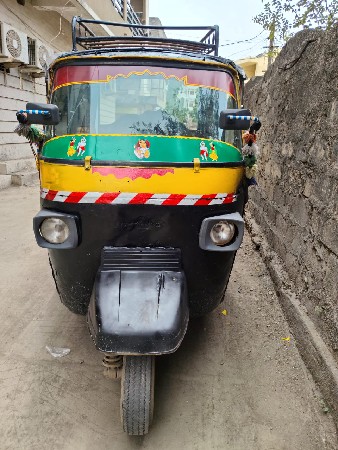 અતુલ તિયાગો રિક્ષા વેચવાની છે