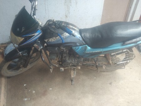 ફેશન પ્રો ગાડી વેચવાની છે