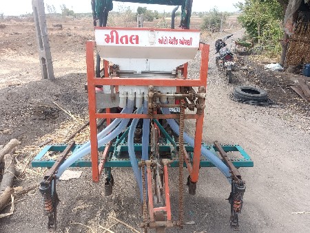 મીની ટેકટરની છે માંડવીની બેસીજા ના