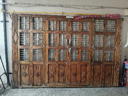 સાગ ના લાકડા ની બનાવેલી જારી