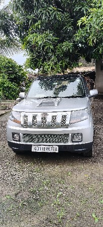 ફોરવીલ tuv300 t10