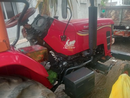 Mahendra yuvo 415 tek +