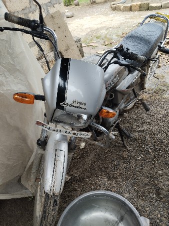 two wheel વેચવાની છે