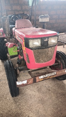 Mahindra Yuvraj 215
