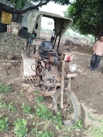 સનેડો વેચવાનો છે.