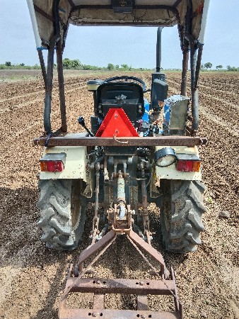 મીની ટ્રેકટર વેચવાનુ છે