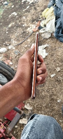 વેચવાનું છે સામે i phone levano