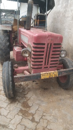 ટ્રેક્ટર ધરધરાવસે