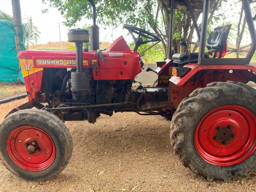 Mahindra Yuvraj 215