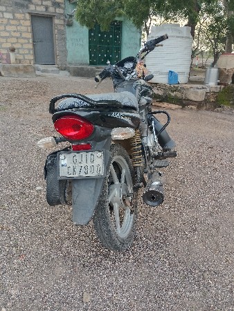 વેચવાની છે