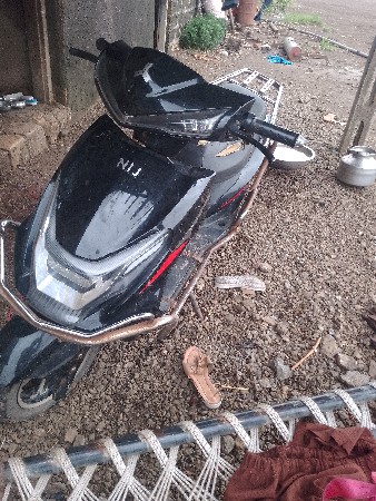 બેટરીવાળી સ્કુટી બેસવાની છે