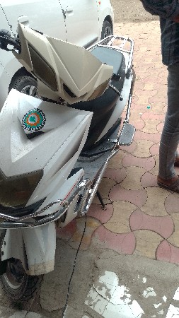 બેટરીવાળી સ્કુટી વેચવાની છે