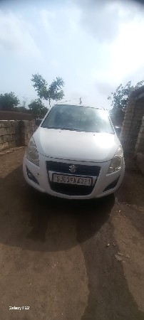આ ફોરવીલ વેચવાનુ