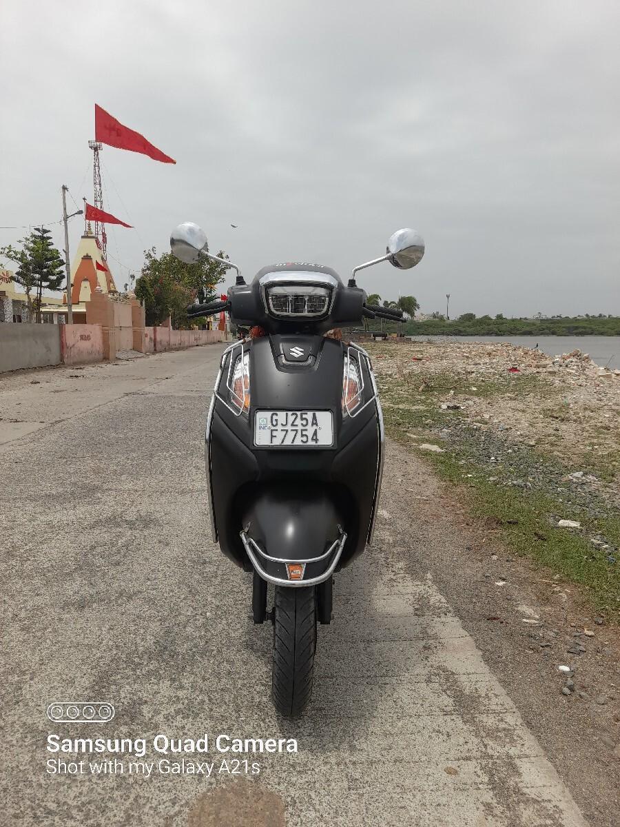 Suzuki access top modal