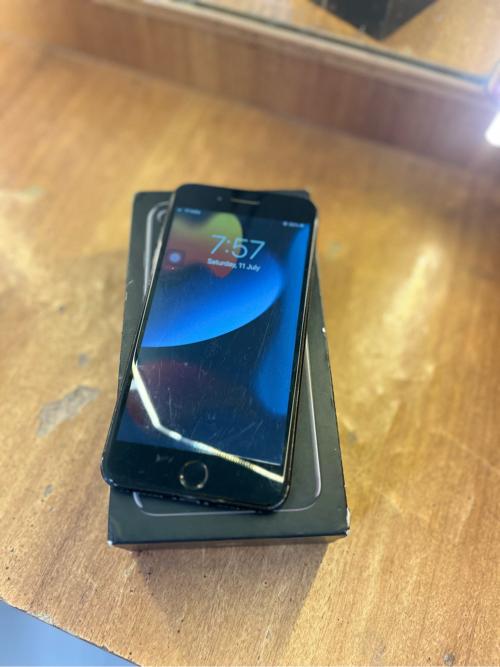 iPhone 7 Plus 
Cour 🖤
Box pan chhe